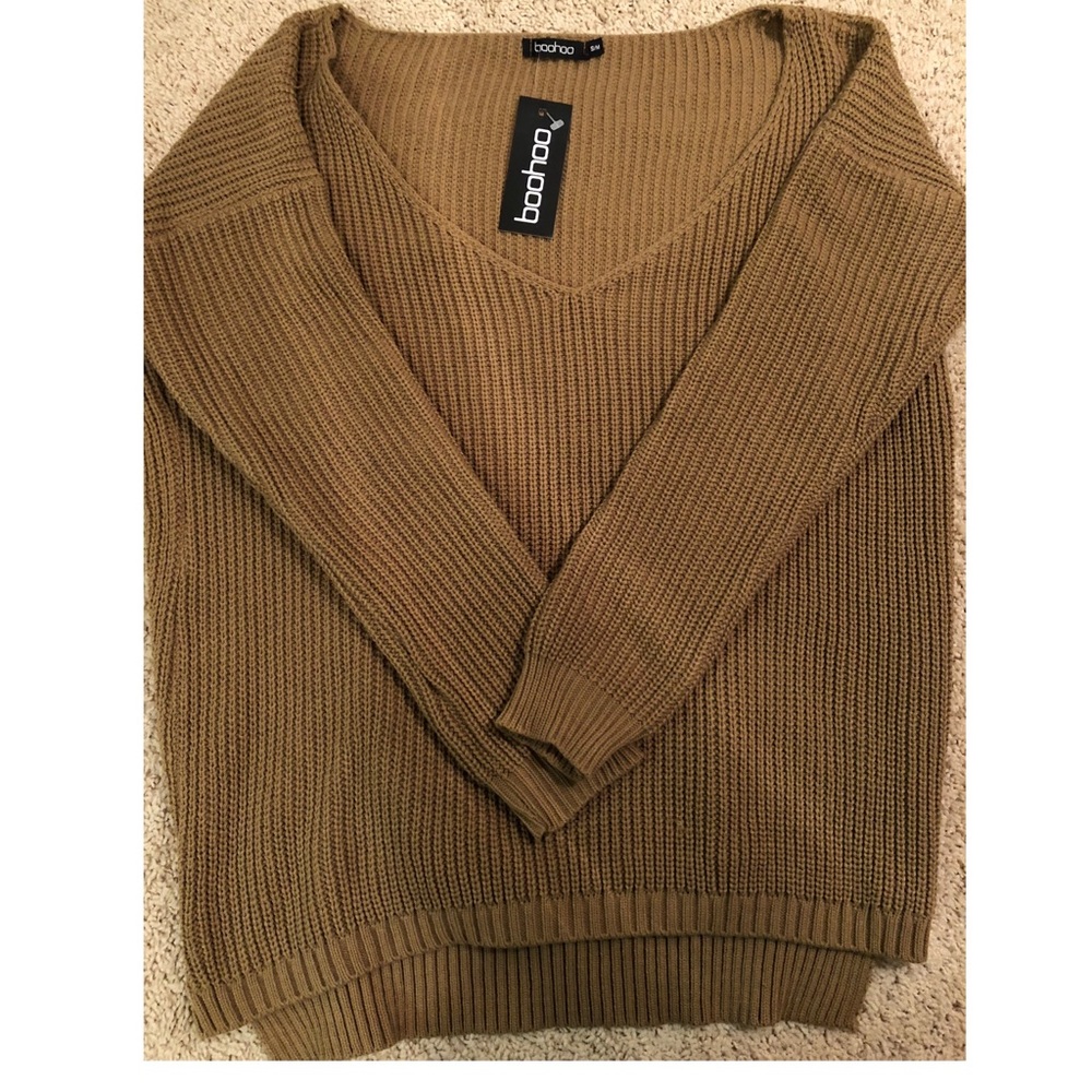 NWT Boohoo Off the Shoulder Tan Sweater S/M